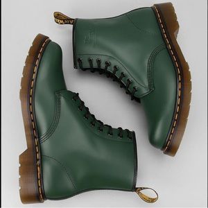 New 1460 Smooth Green Leather Dr Martens